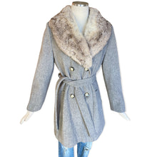 Load image into Gallery viewer, Vintage Alps Coat
